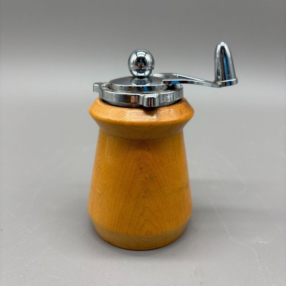 Vintage  William Bounds Pepper or Salt Mill Wood Grinder Made USA Adjustable
